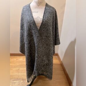 NWOT BORU GRAY SHAWL